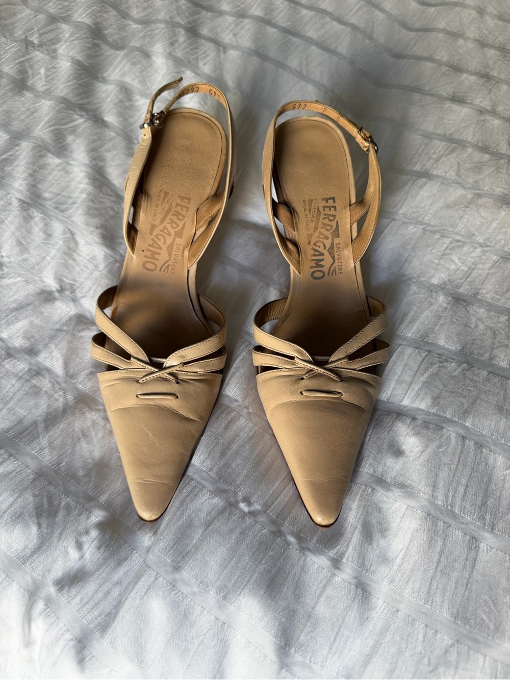 Vintage Salvatore Ferragamo Beige Pointed Slingback Pumps